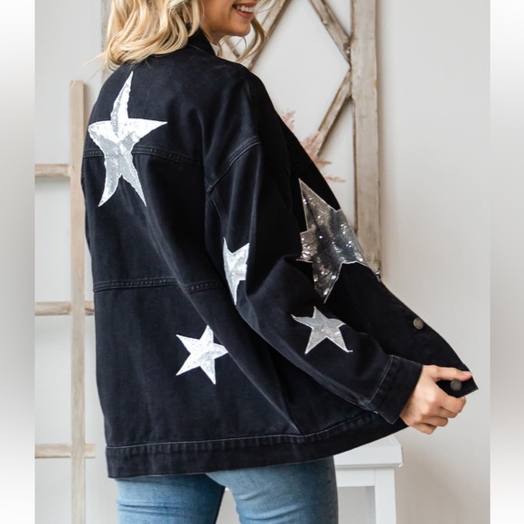 31 Fabulous Sequin Star Patch Denim Jacket - Picture 4 of 5